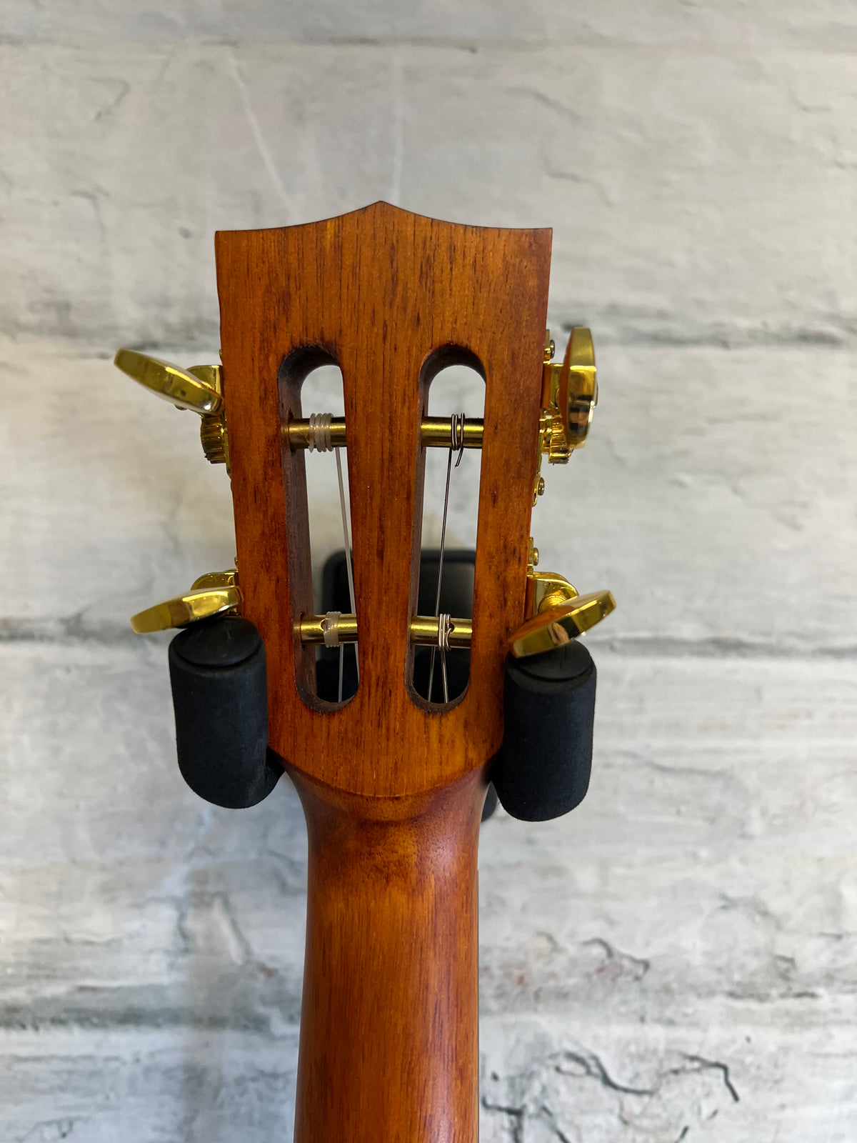 Mahalo MA4KA-U Artist Elite Series Baritone Ukulele, Koa-with bag
