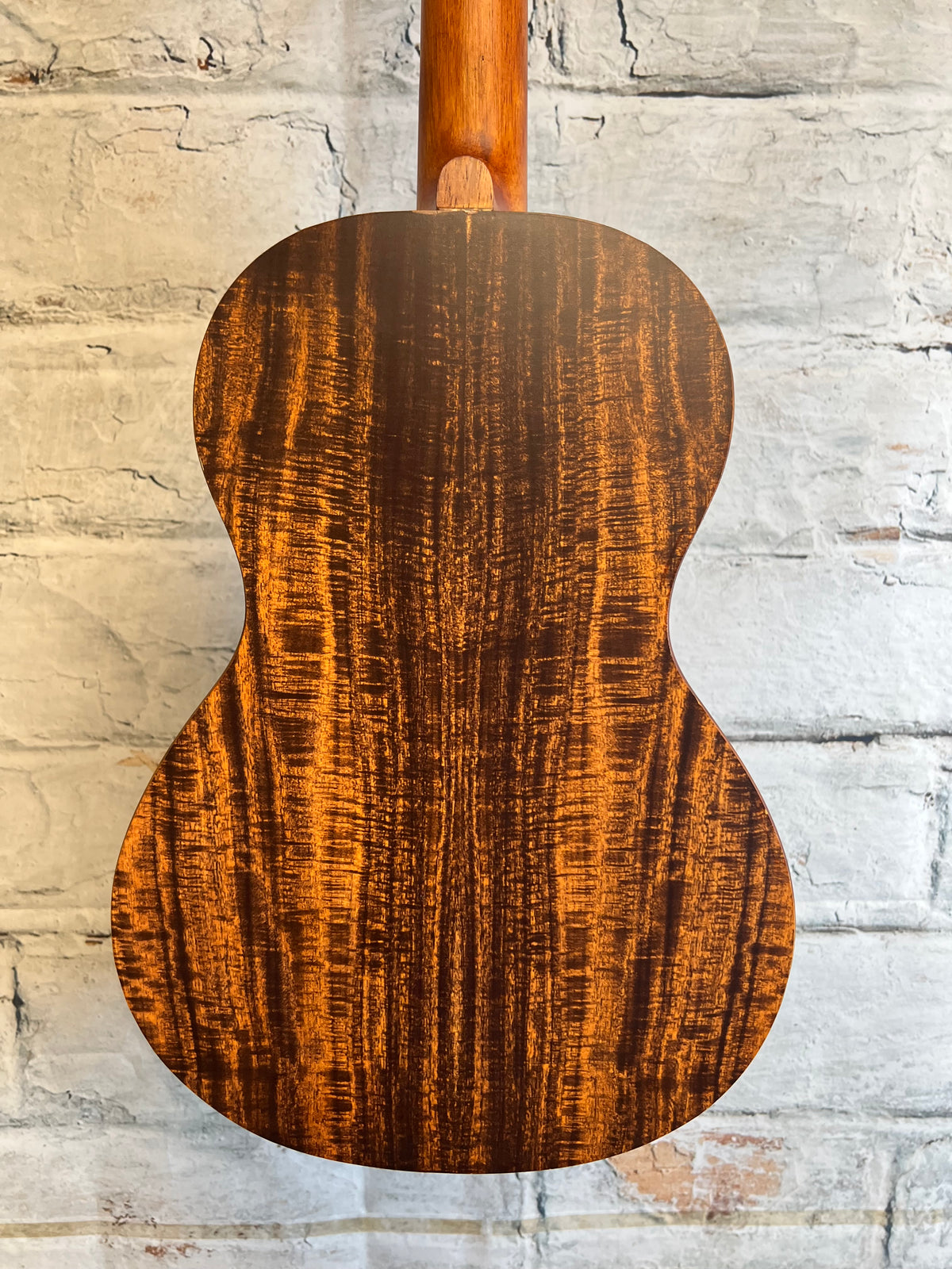 Mahalo MA4KA-U Artist Elite Series Baritone Ukulele, Koa-with bag