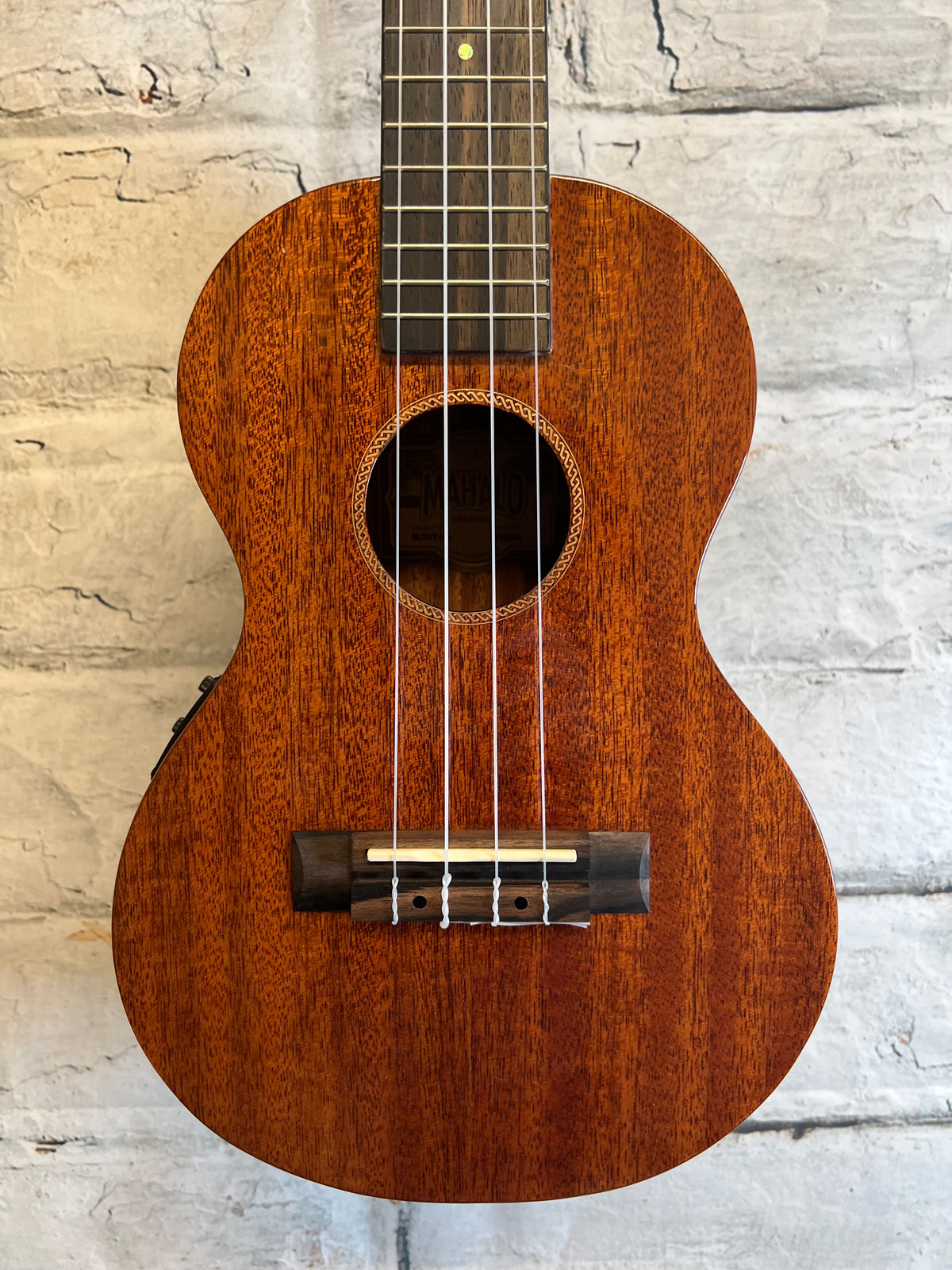 MahaloMJ3-VT-VNA Java Tenor CE Ukulele with Preamp with bag