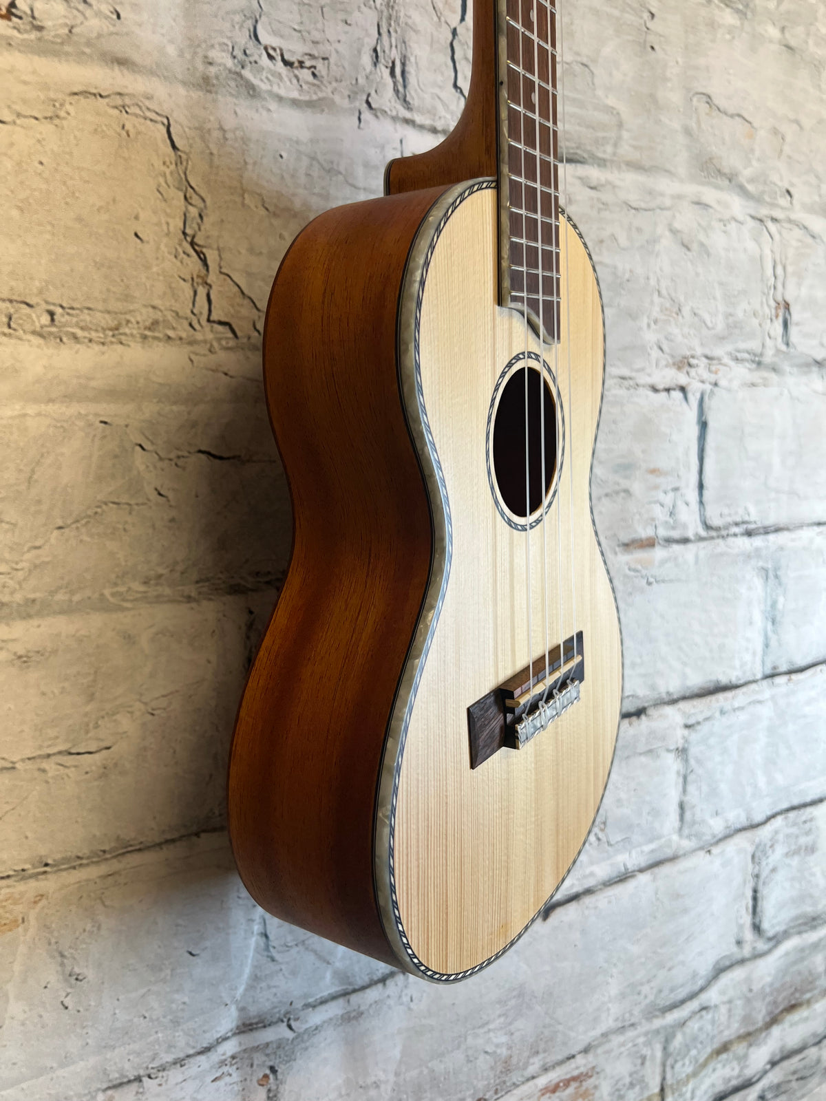 Mahalo MP3 Pearl Series Tenor Ukulele