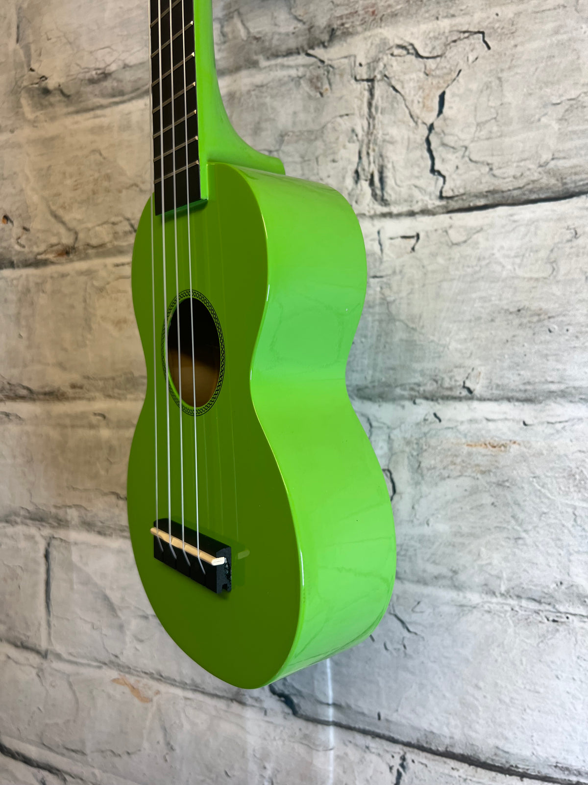 Mahalo MR1-GN Rainbow Soprano Ukulele, Green with Bag