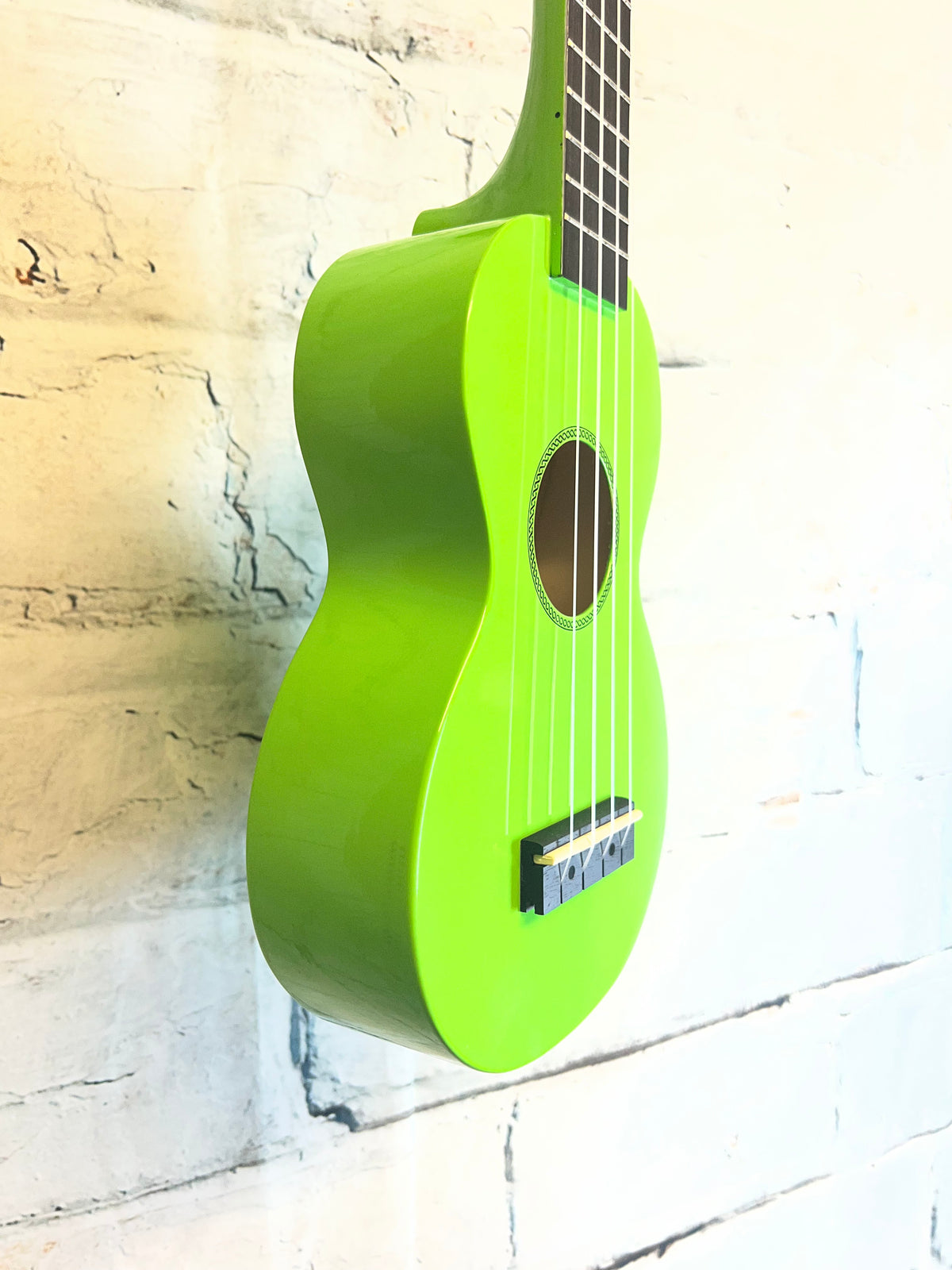 Mahalo MR1-GN Rainbow Soprano Ukulele, Green with Bag