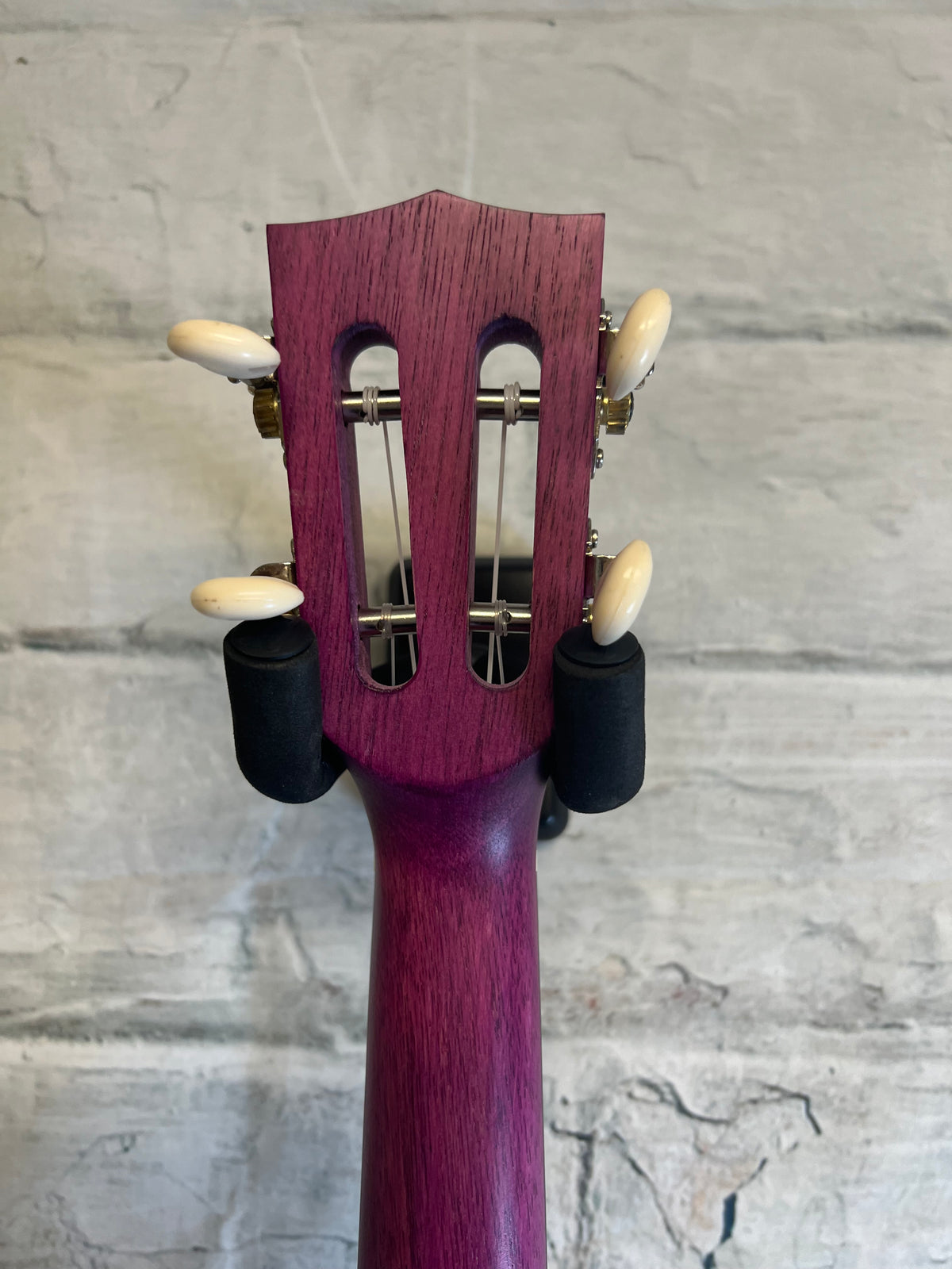Mahalo ML2BC Island Series Concert Ukulele-Berry Crush with bag