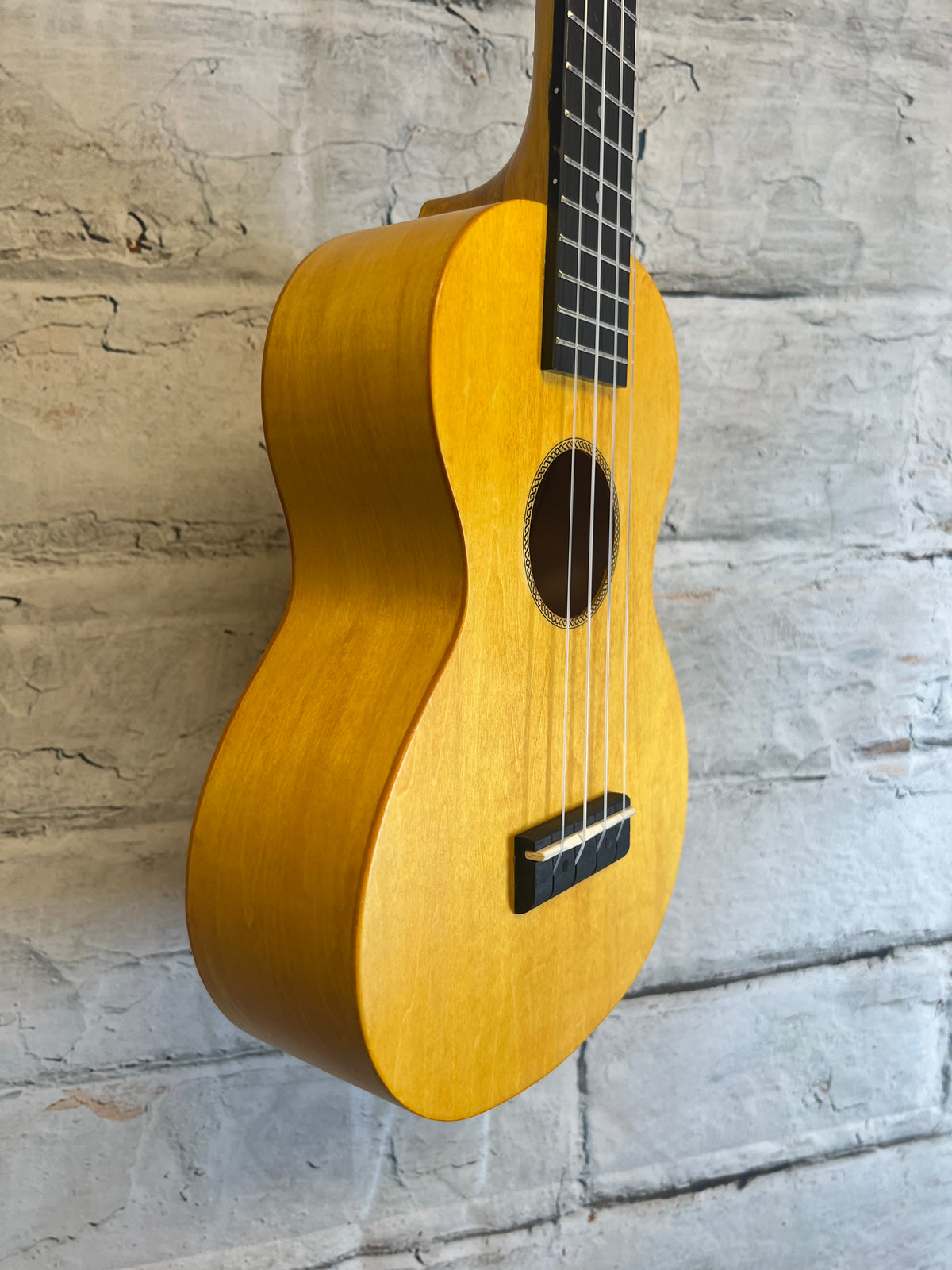 Mahalo ML2SF-U Island Series Concert Ukulele-Sunflower with bag