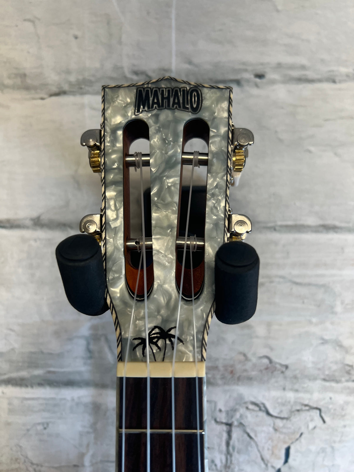 Mahalo MP2 Pearl Series Concert Ukulele with bag