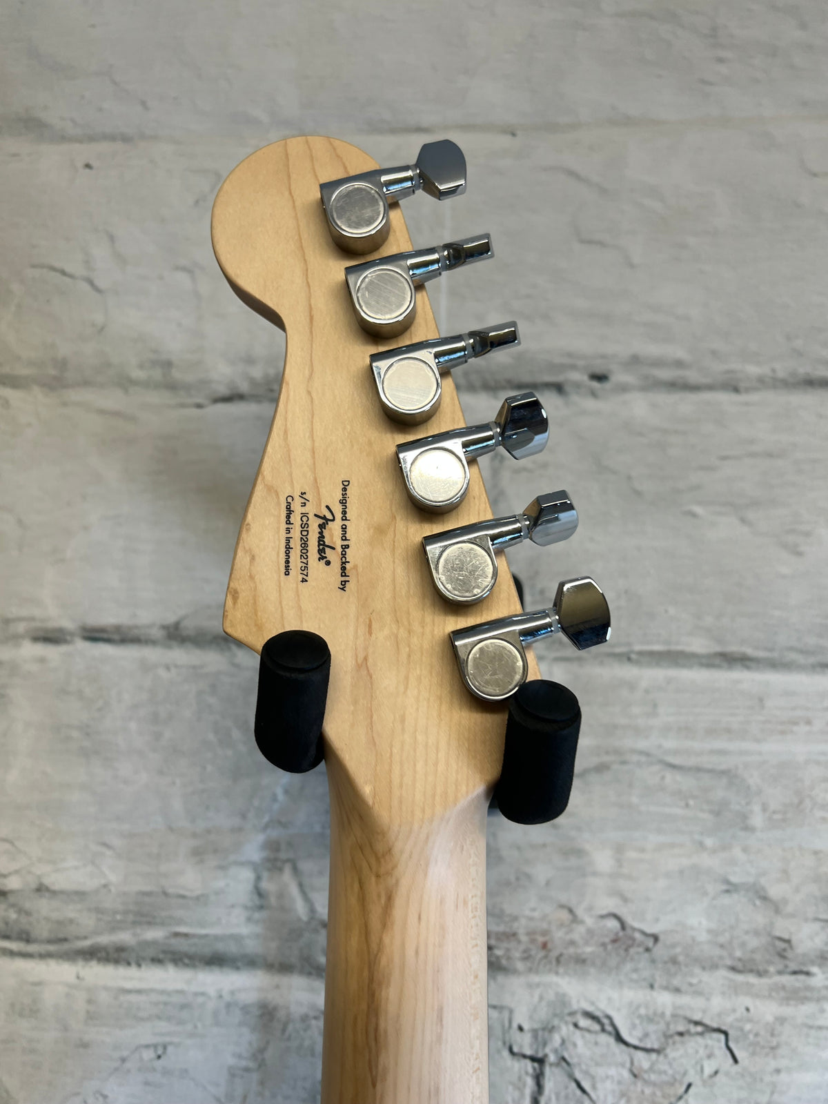 Squier Sonic Stratocaster, Laurel Fingerboard, White Pickguard
